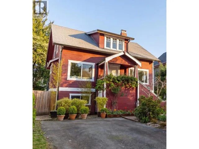 4578 MOSS STREET, Vancouver, British Columbia V5R3T1
