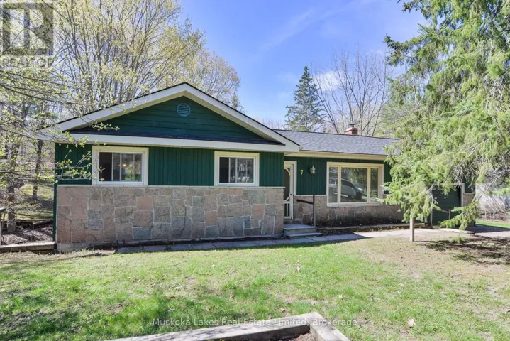 7 FERNDALE ROAD, Muskoka Lakes (Medora), Ontario P0B1J0