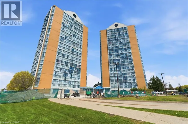 25 TRAILWOOD Drive Unit# 2206, Mississauga, Ontario L4Z3K9