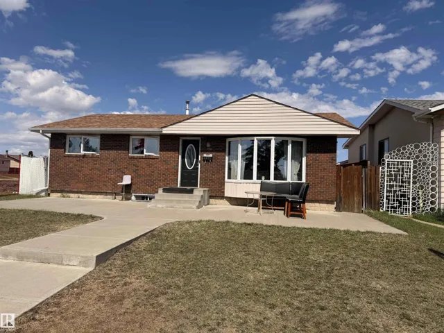 8620 137 AV NW, Edmonton, Alberta T5E1X0