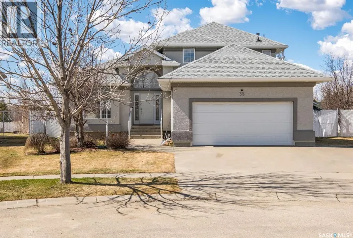 35 Feschuk PLACE, Prince Albert, Saskatchewan S6X1C6