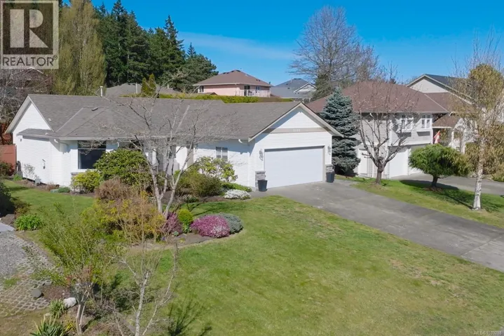 2188 Cardinal Pl, Comox, British Columbia V9M3G2
