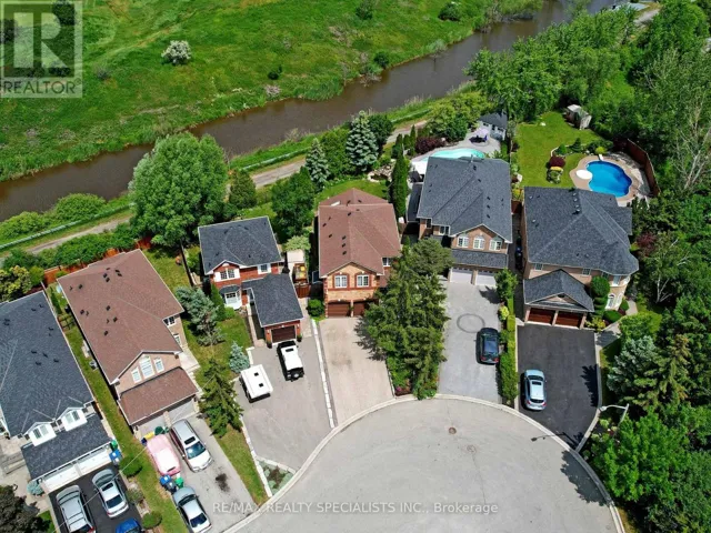 1169 BARNSWALLOW COURT, Mississauga (East Credit), Ontario L5V2J6