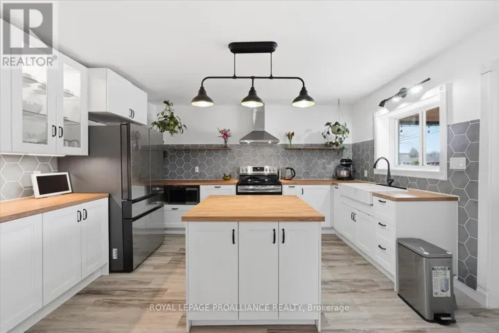 61 MADOC STREET, Marmora and Lake (Marmora Ward), Ontario K0K2M0