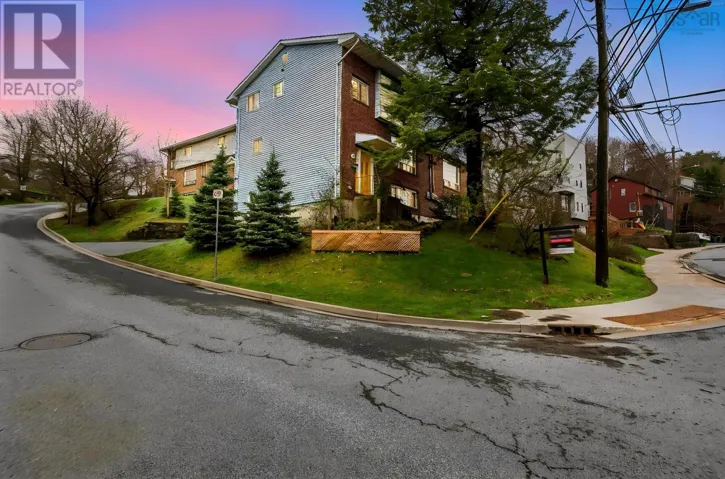 562 St. Margarets Bay Road, Halifax, Nova Scotia B3N1K7