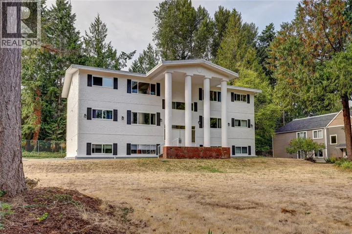 6 322 Village Way, Qualicum Beach, British Columbia V9K1N4