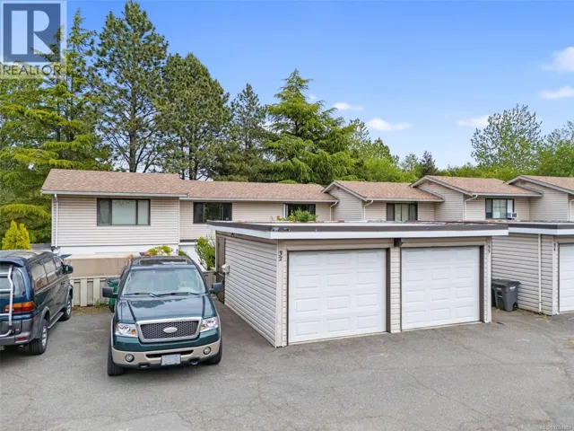 32 610 McKenzie Ave, Saanich, British Columbia V8Z2A7