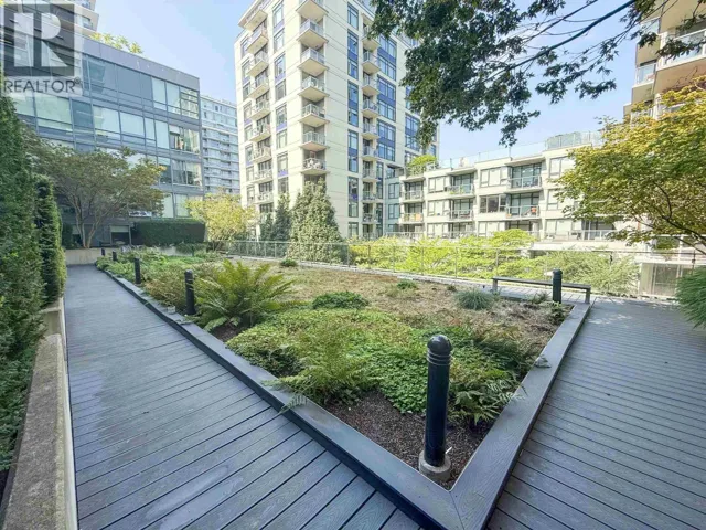 305 1783 MANITOBA STREET, Vancouver, British Columbia V5Y0K1