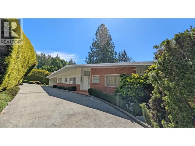 3196 THOMPSON PLACE, West Vancouver, British Columbia V7V3E4