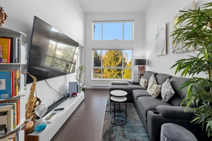 405 10688 140 STREET, Surrey, British Columbia V3T0M6