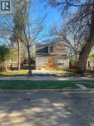 646 8 Street SE, Medicine Hat, Alberta T1A1M3