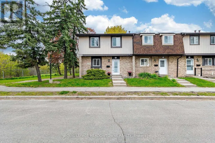 34 - 93 HANSEN ROAD N, Brampton (Madoc), Ontario L6V3C8