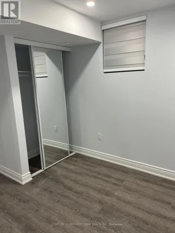8 LANARK CIRCLE, Brampton (Credit Valley), Ontario L6X5L3