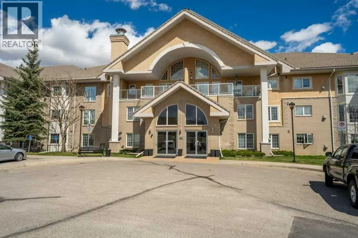 136, 728 Country Hills Road NW, Calgary, Alberta T3K5K8