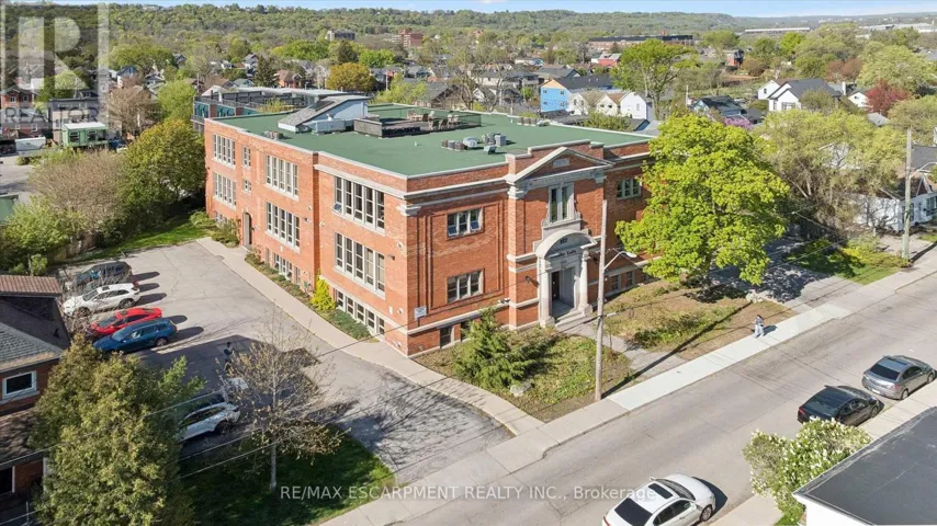 36 - 357 HUNTER STREET W, Hamilton (Kirkendall), Ontario L8P1S6