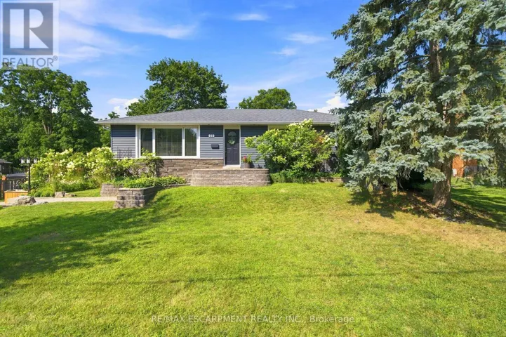 31 ALGONQUIN AVENUE, Hamilton, Ontario L9H7K9