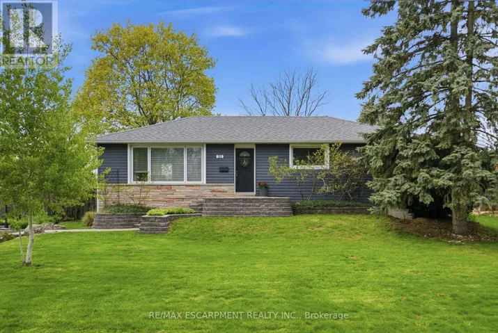 31 ALGONQUIN AVENUE, Hamilton, Ontario L9H7K9
