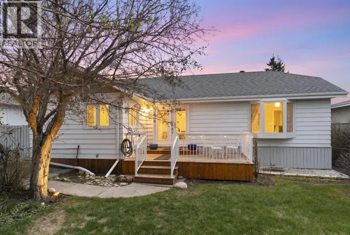 121 Mountain Street, Cochrane, Alberta T4C1Z5