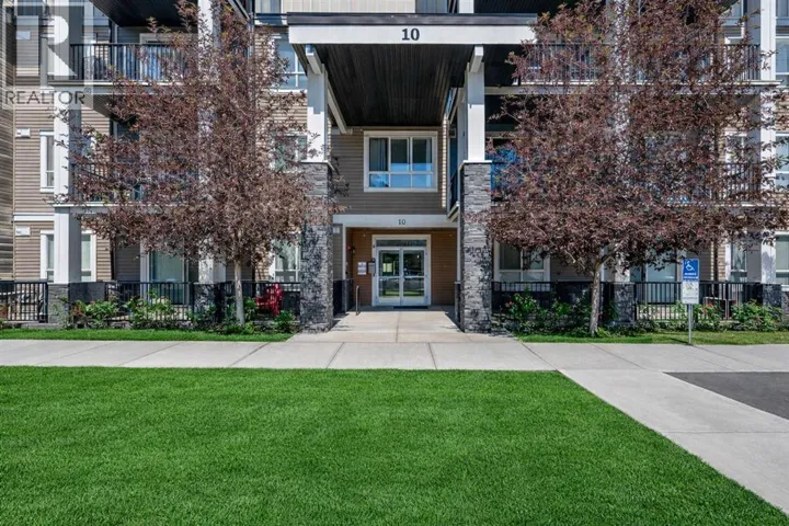 211, 10 Walgrove SE, Calgary, Alberta T2X4E3