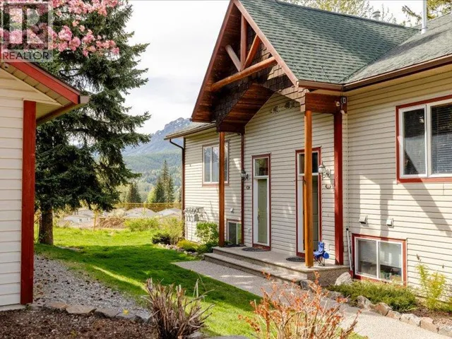 4C SPRUCE Place, Fernie, British Columbia V0B1M4