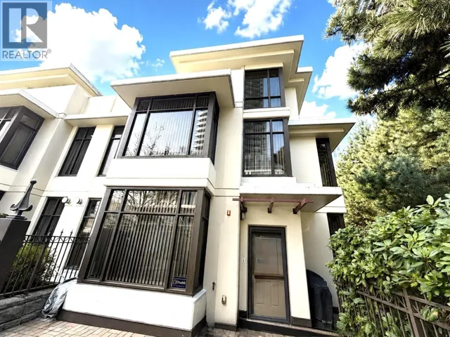TH13 2089 ROSSER AVENUE, Burnaby, British Columbia V5C5E2