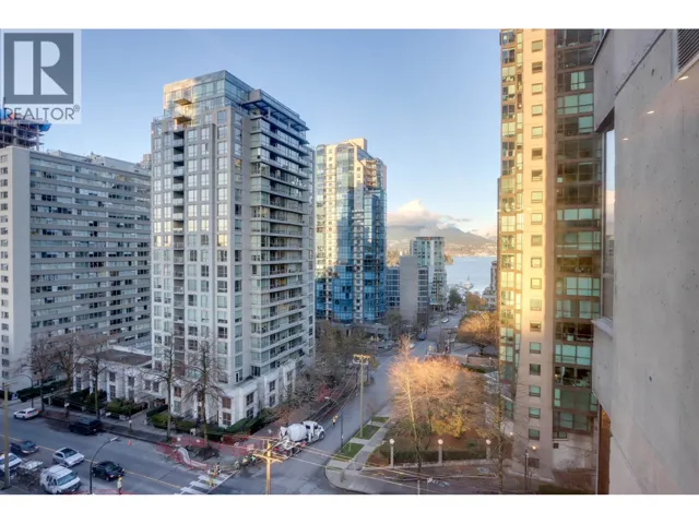 601 738 BROUGHTON STREET, Vancouver, British Columbia V6G3A7
