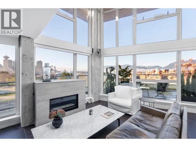 624 289 ALEXANDER STREET, Vancouver, British Columbia V6A4H6