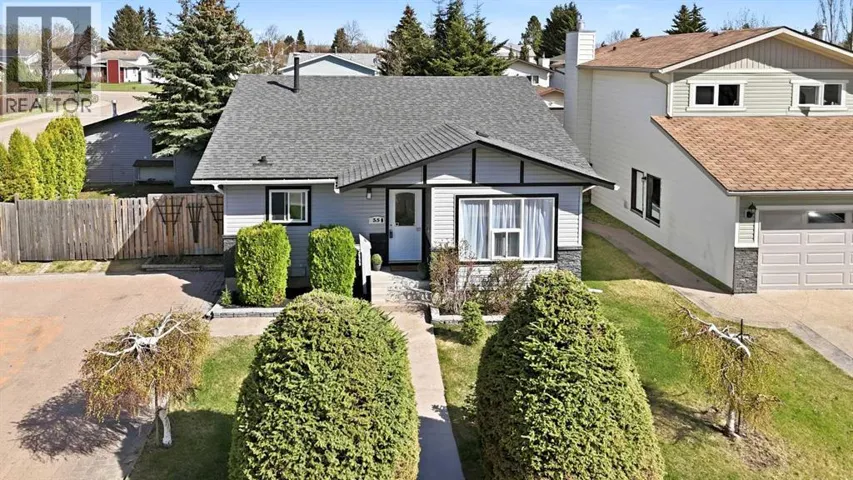 35 Ray Avenue, Red Deer, Alberta T4P3B9