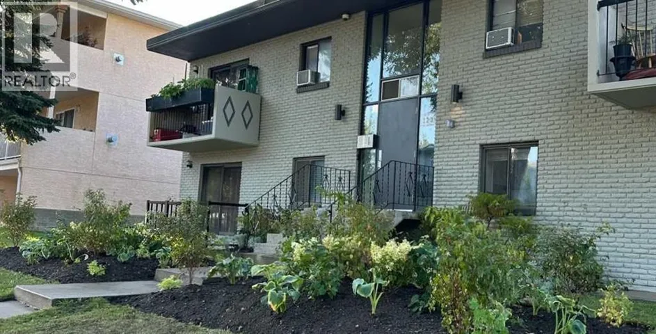 120 29 Avenue NW, Calgary, Alberta T2M2L8