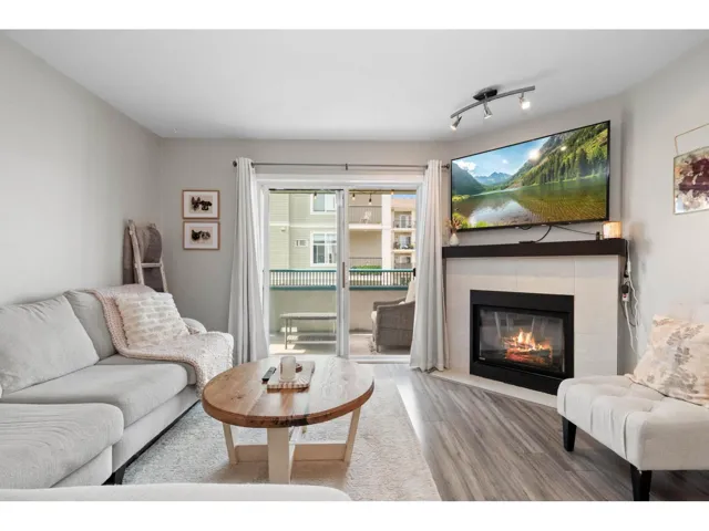 205 9143 EDWARD STREET, Chilliwack Proper West, Chilliwack, British Columbia V2P4C5
