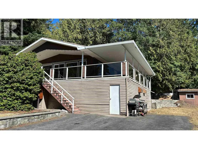 5092 JOHNSTONE ROAD, Madeira Park, British Columbia V0N2H0