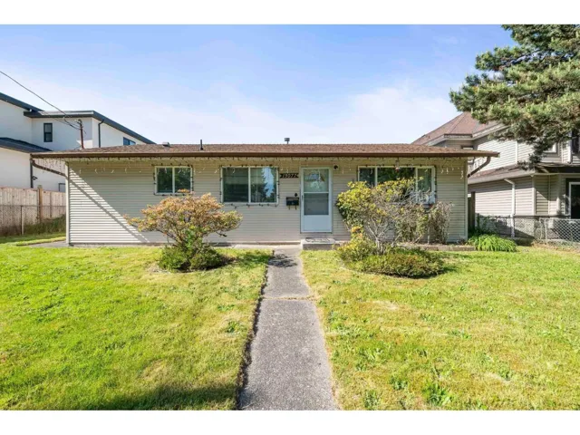 13077 72 AVENUE, Surrey, British Columbia V3W2N3