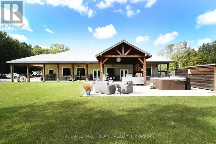 7264 RIDGE ROAD, Lambton Shores (Bosanquet), Ontario N0N1J3