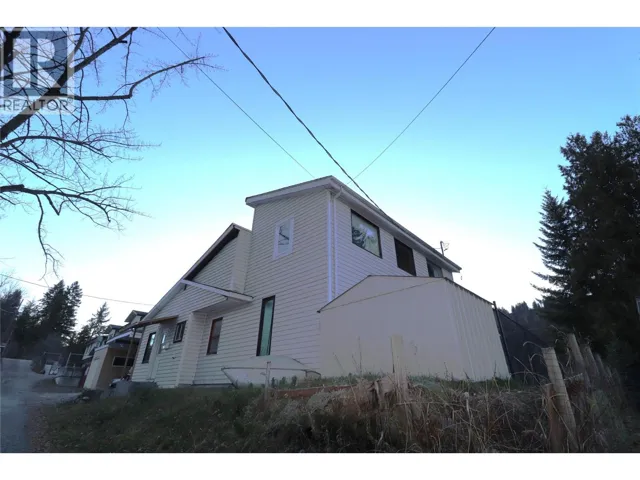 613 11th Avenue, Castlegar, British Columbia V1N1J7