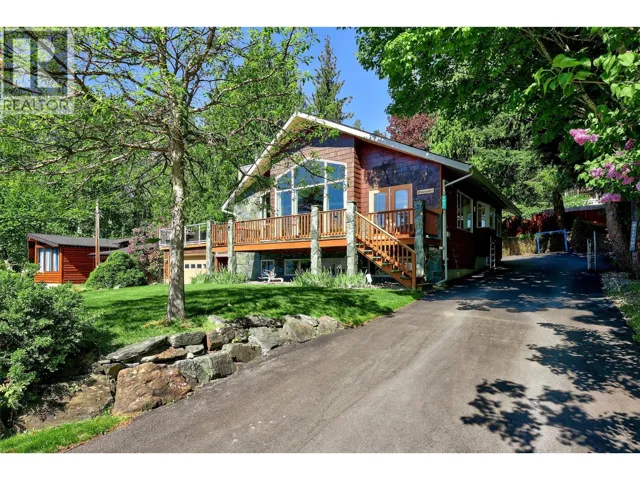 8697 St. Ives Road, St. Ives, British Columbia V0E1M9
