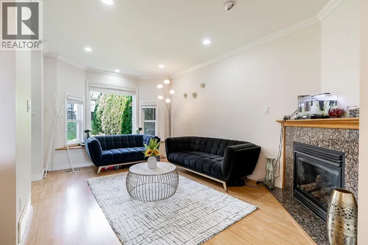 1124 ROCHESTER AVENUE, Coquitlam, British Columbia V3K2X4