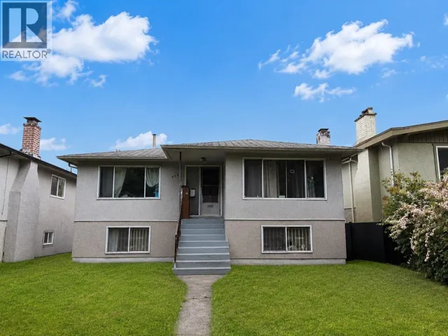 5862 CULLODEN STREET, Vancouver, British Columbia V5W3S2