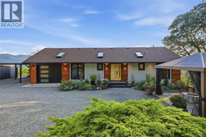 2399 Chain Way, Nanoose Bay, British Columbia V9P9G2