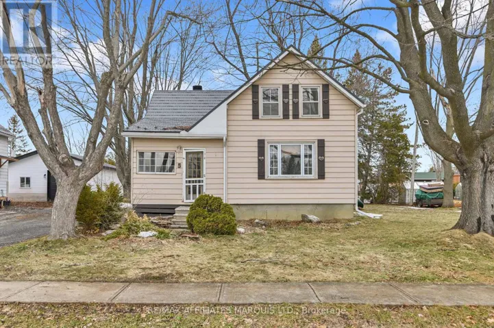 5 PINE STREET, South Stormont, Ontario K0C1M0