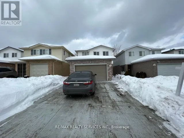 282 BANKSIDE DRIVE, Kitchener, Ontario N2N3J9