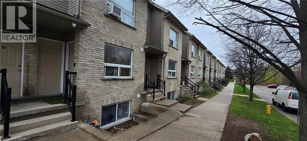 144 W HIGHLAND Road W Unit# 5, Kitchener, Ontario N2M3B8