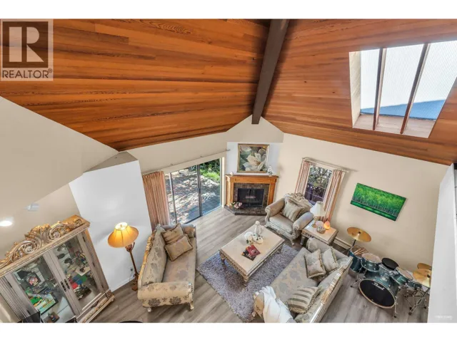 1040 JEFFERSON AVENUE, West Vancouver, British Columbia V7T2A5