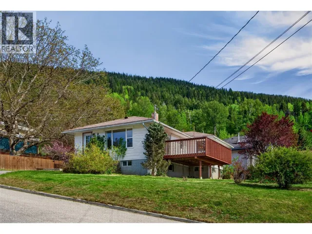 902 Gore Street, Nelson, British Columbia V1L5C9