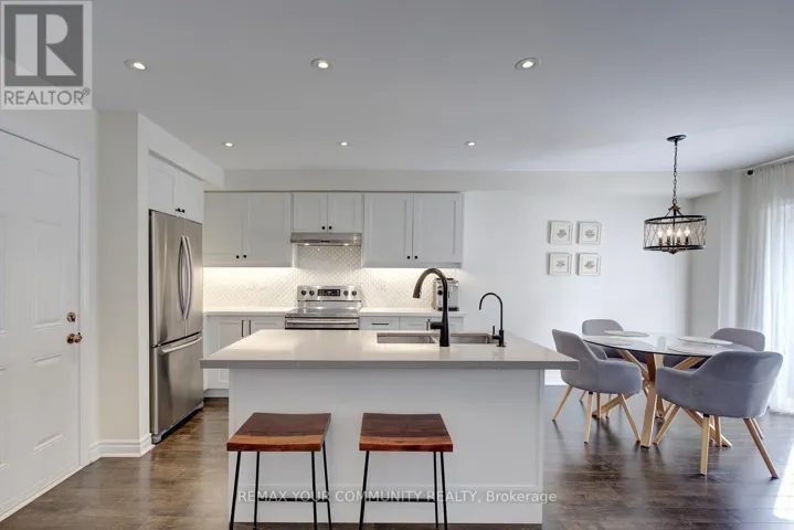 32 BLACK MAPLE CRESCENT, Vaughan (Patterson), Ontario L6A0P6