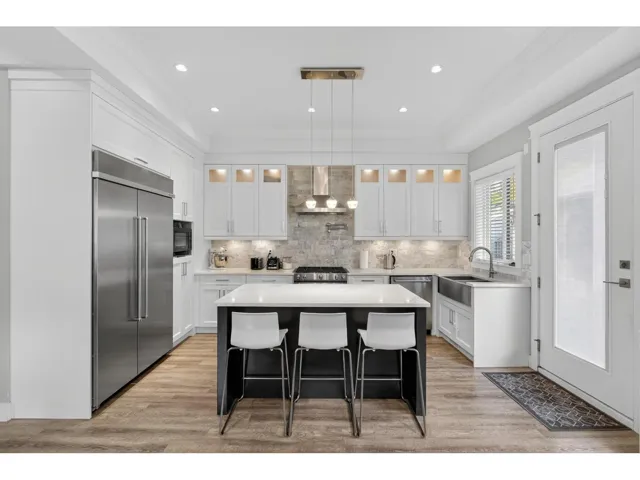 2926 160 STREET, Surrey, British Columbia V3Z3W1