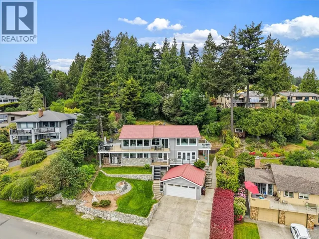 8750 Pender Park Dr, North Saanich, British Columbia V8L3Z5