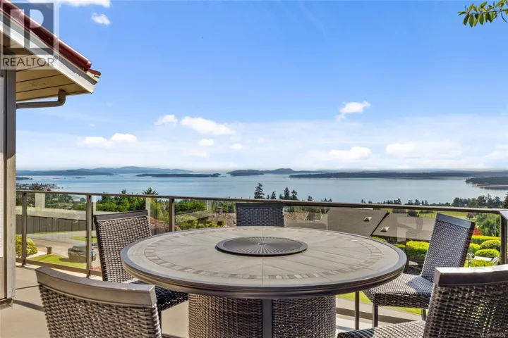 8750 Pender Park Dr, North Saanich, British Columbia V8L3Z5