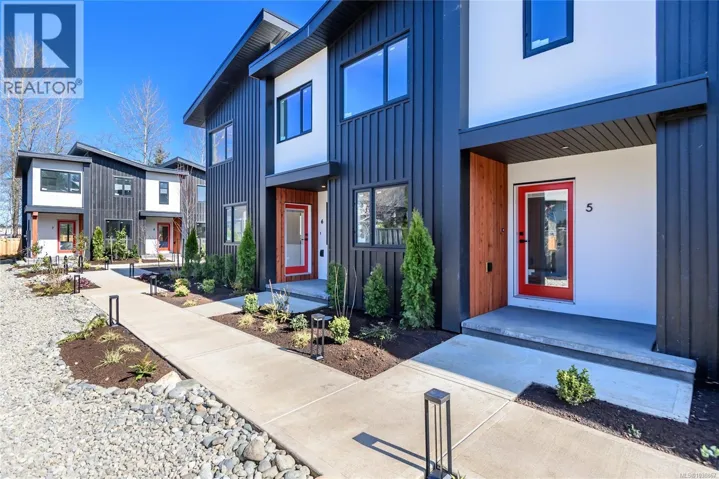 5 1590 Piercy Ave, Courtenay, British Columbia V9N3E9