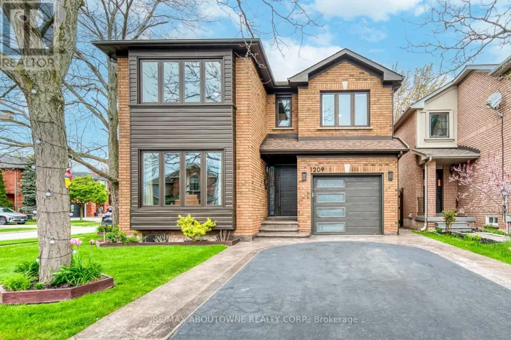 1209 OLD OAK DRIVE, Oakville (WT West Oak Trails), Ontario L6M3K6