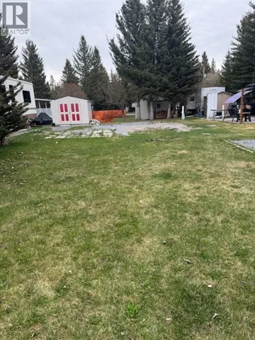 203, 5230 Highway 27, Rural Mountain View County, Alberta T0M1X0